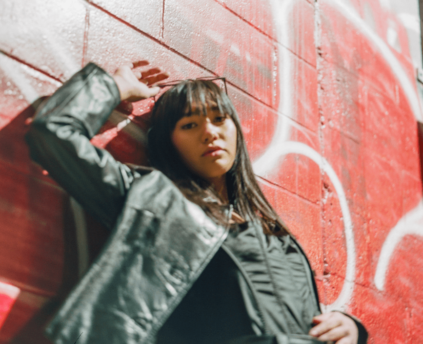 Top 10 Thrifting Tips & Tricks to Shop at Vintage Stores