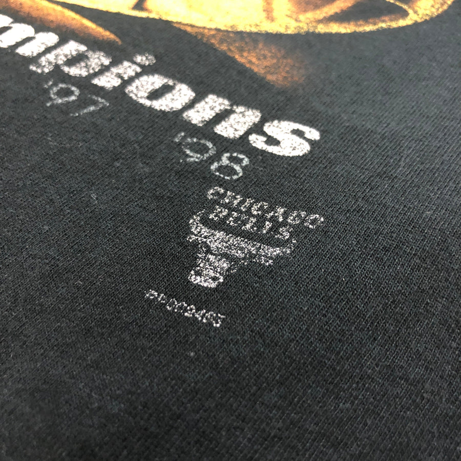 🖤 1998 Chicago Bulls NBA Six Time Champions Pro Player Vintage Graphic T-Shirt Size M T-Shirts Public Butter 