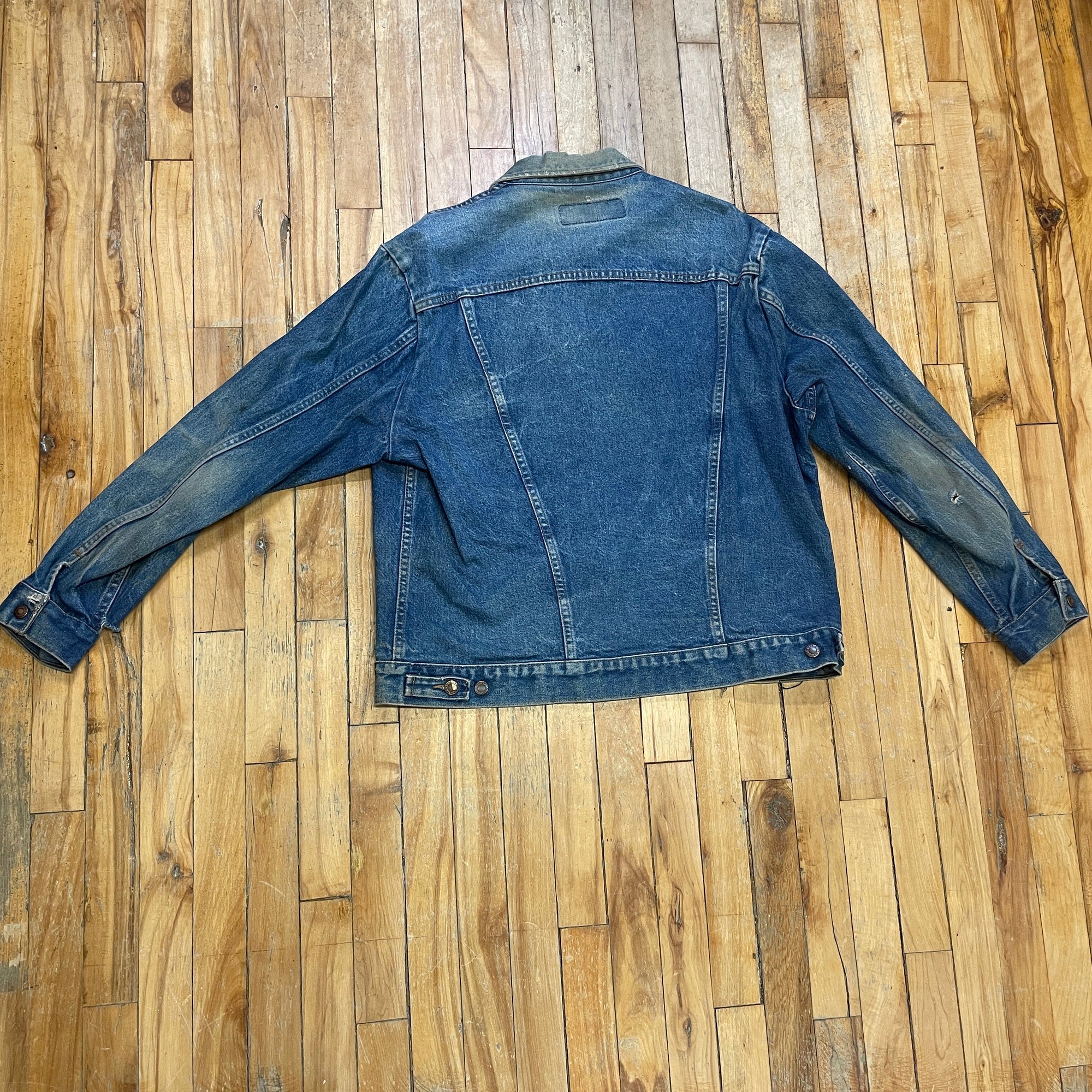 Fabulously Thrashed Vintage Wrangler Trucker Jacket Made in USA Size L Jackets & Coats Black Market Toronto