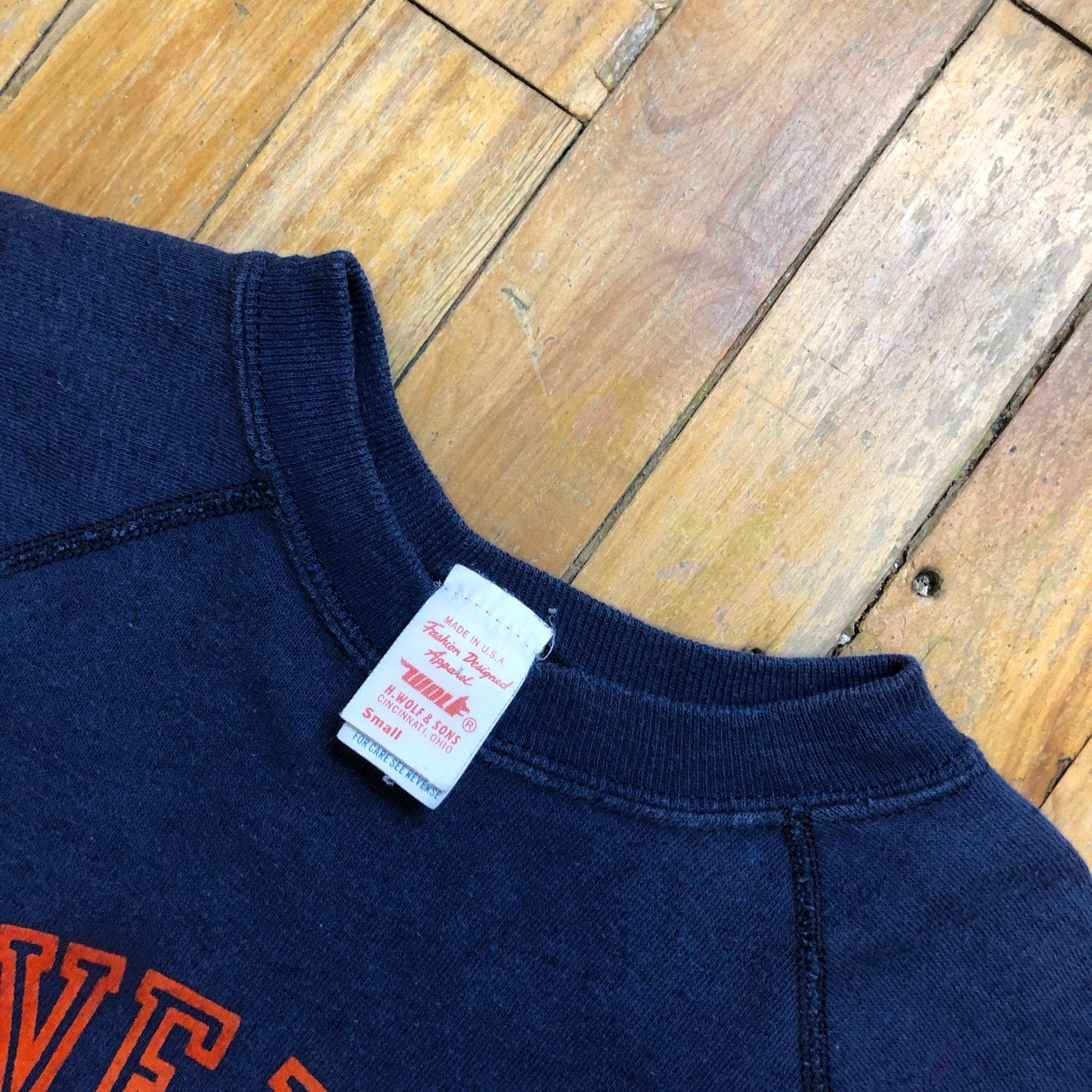 Made In USA Vintage University Of Illinois 50/50 Raglan Crewneck Size Small Crewnecks & Hoodies Black Market Toronto