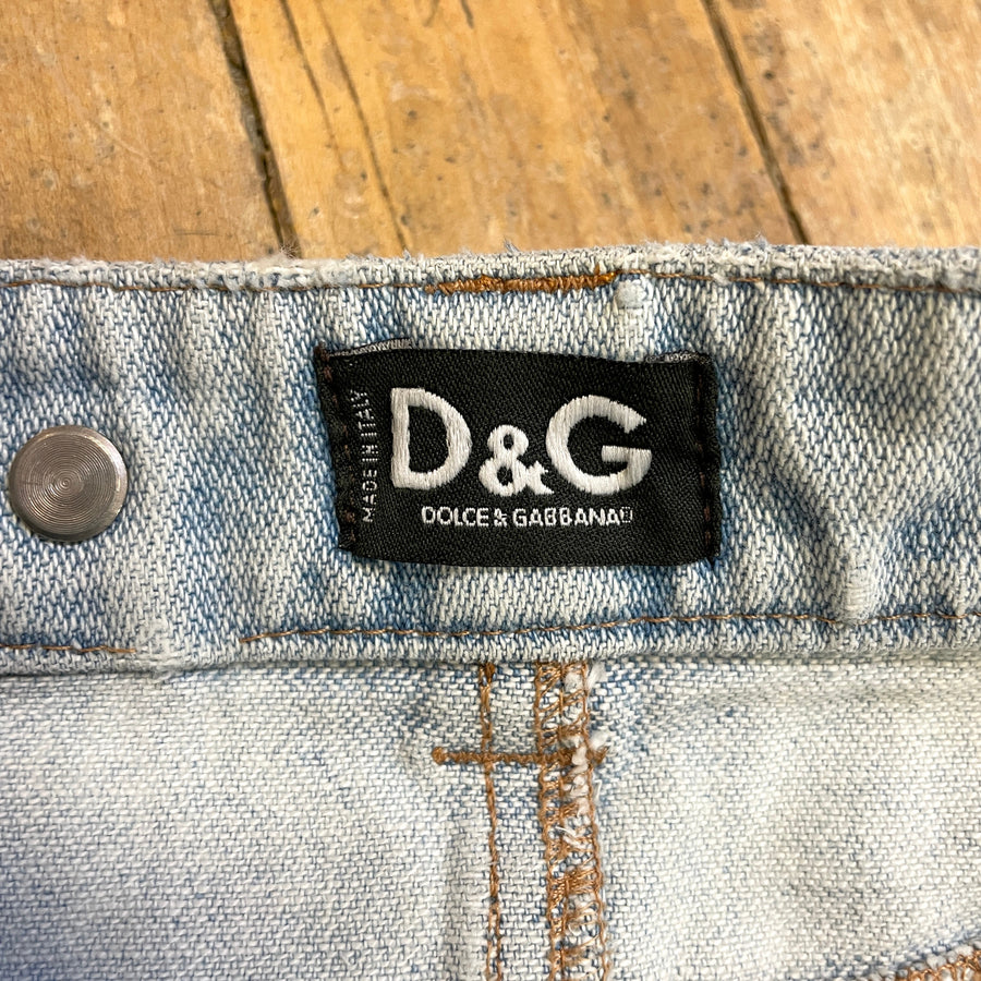 Vintage D&G Dolce & Gabbana Designer Made in Italy Light Wash Denim Rivet Skirt Size M Bottoms Public Butter 