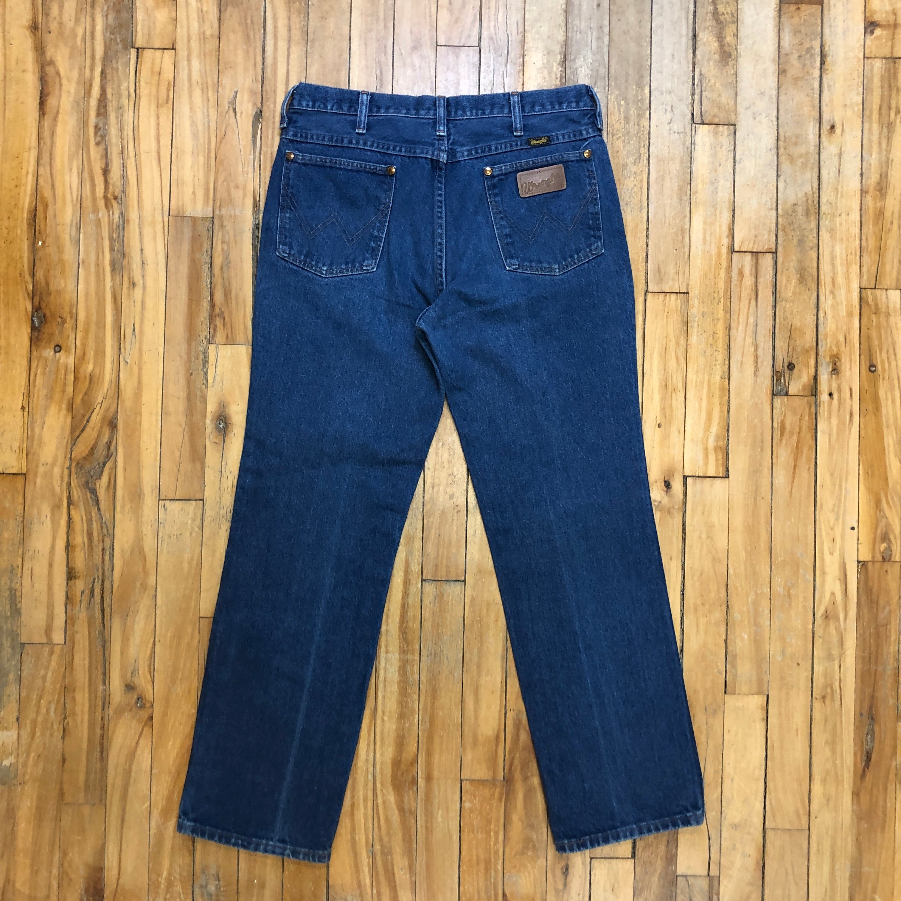 Wrangler True Blue Straight Leg Vintage Mid-Rise Jeans Made In USA 32 –  Black Market Vintage