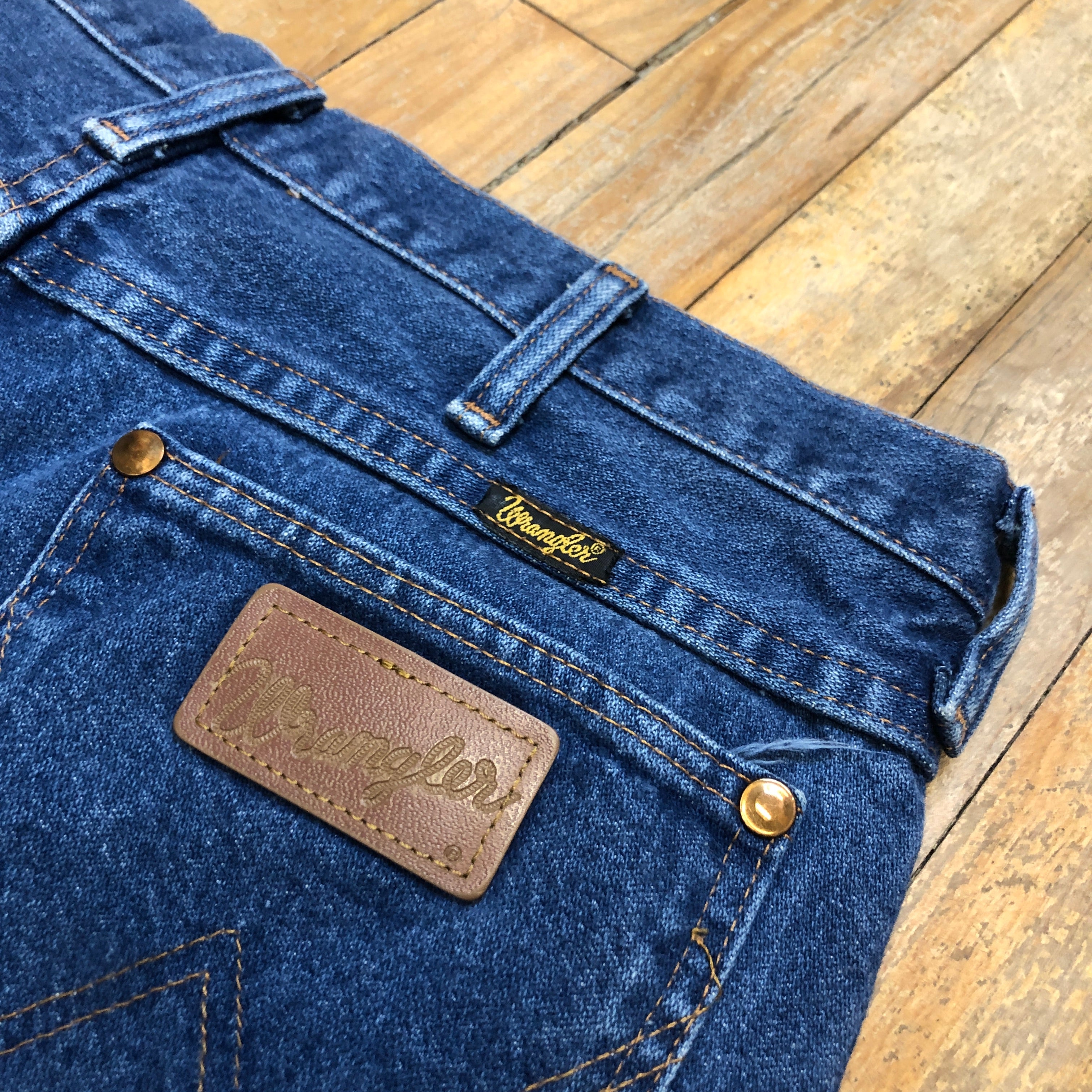 Wrangler True Blue Straight Leg Vintage Mid-Rise Jeans Made In USA 32