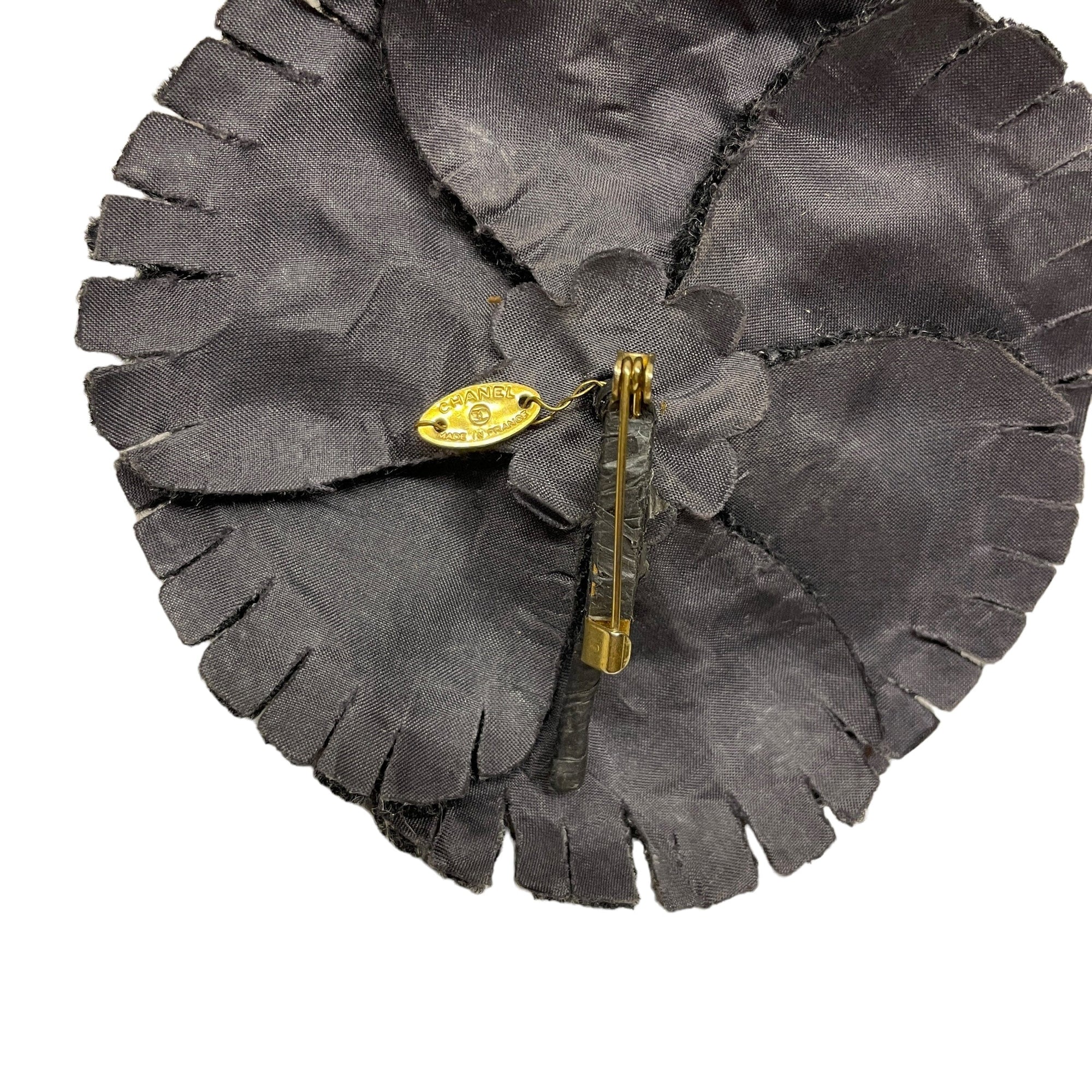 *Chanel Grey Brooch Black Market Vintage 
