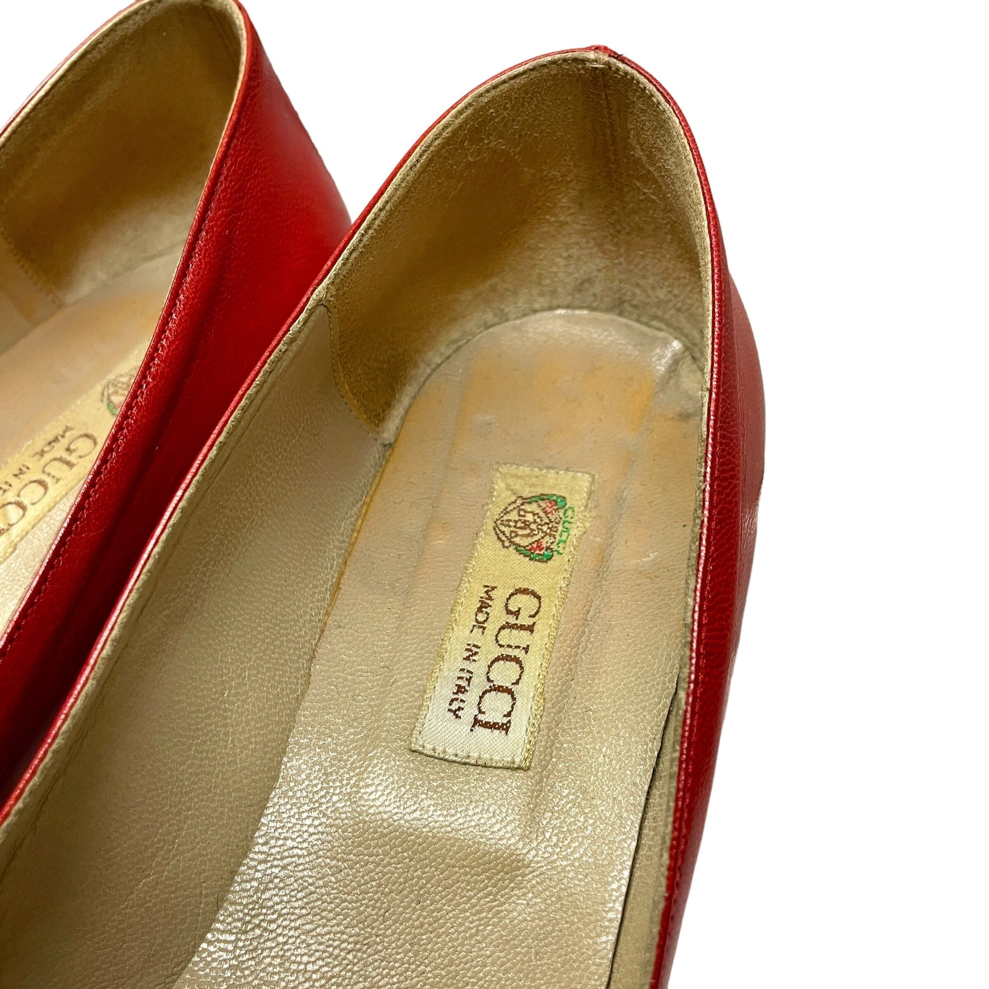 *Gucci Red Pumps Black Market Vintage 