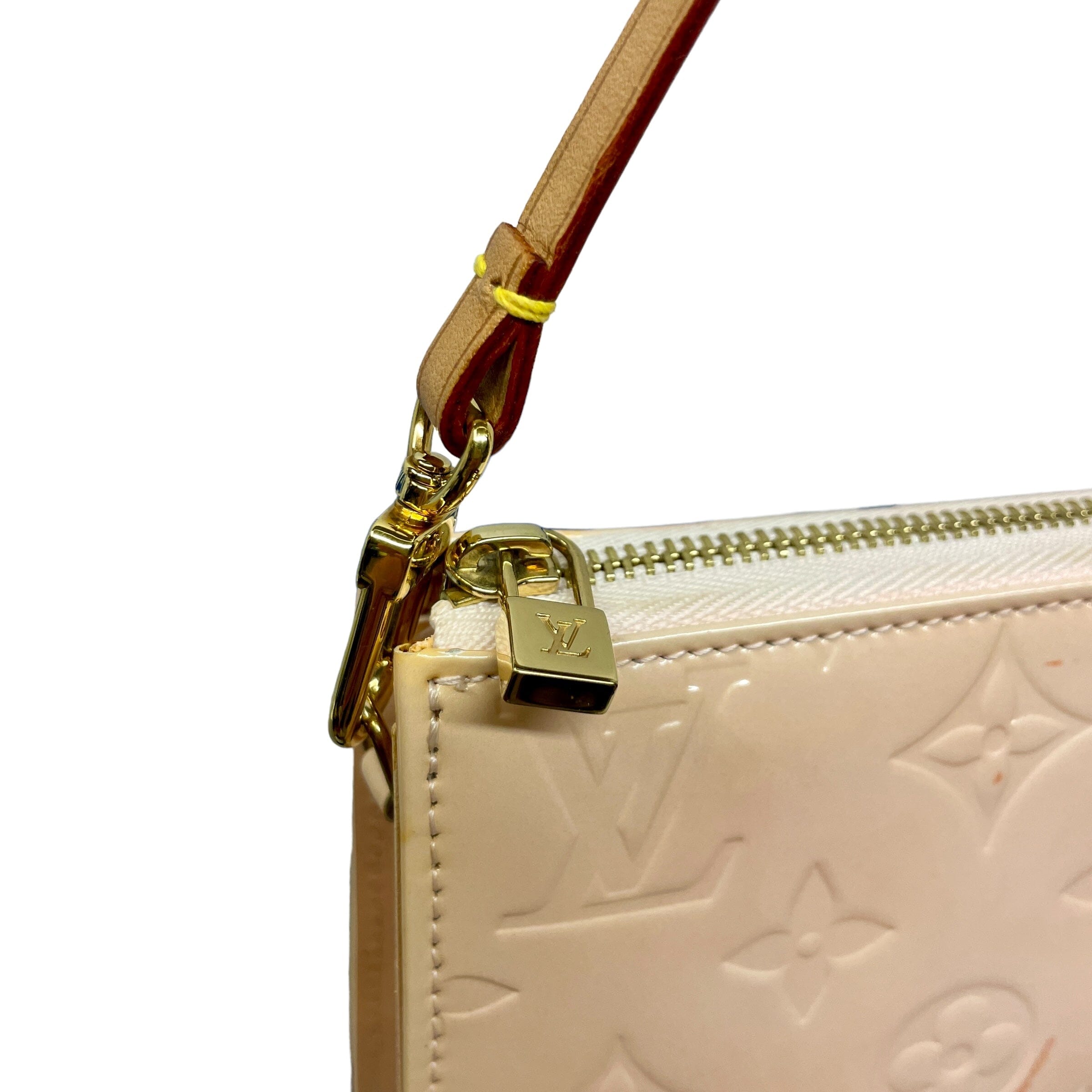 LOUIS VUITTON 90’s vintage pouch Louis Vuitton Vintage Pouch | Artzze