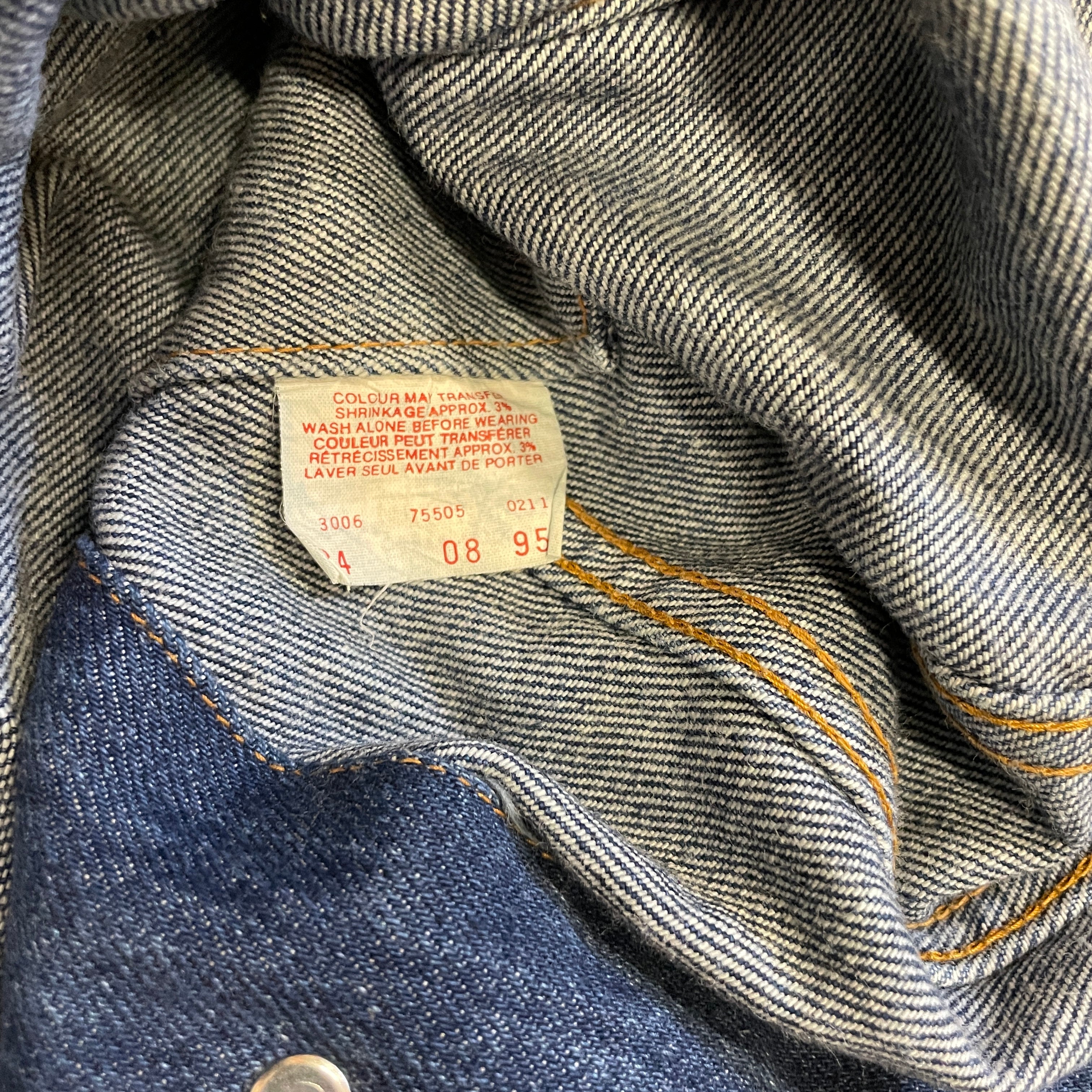 Levi's Deadstock 2 Pocket Red Tab Mid-Wash Made in Canada Vintage Deni