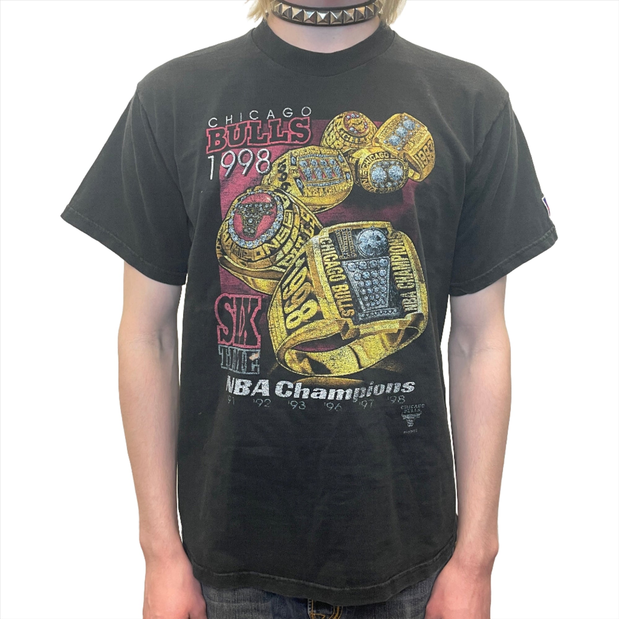 1998 Chicago Bulls NBA Six Time Champions Pro Player Vintage Graphic T-Shirt Size M T-Shirts Public Butter 