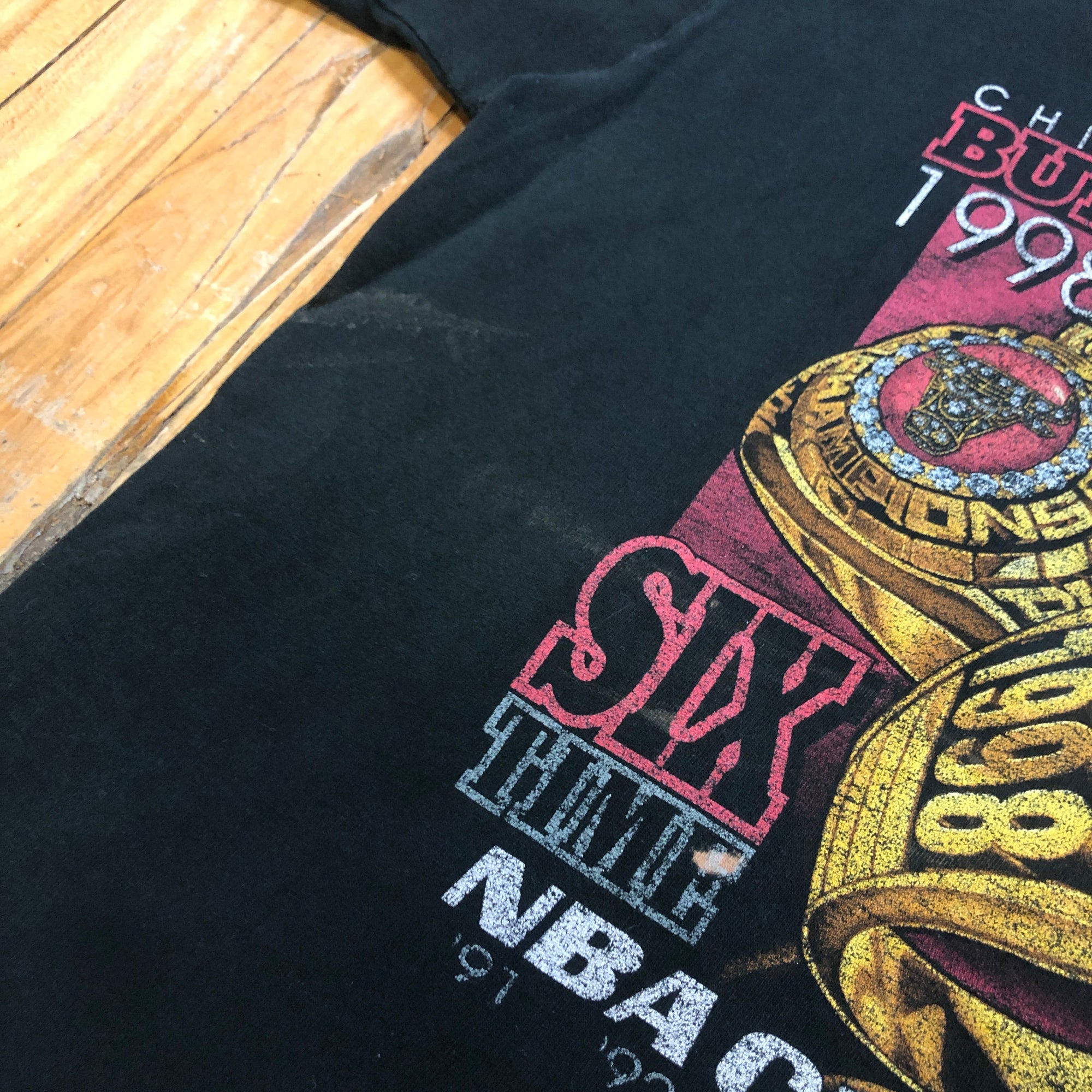🖤 1998 Chicago Bulls NBA Six Time Champions Pro Player Vintage Graphic T-Shirt Size M T-Shirts Public Butter 
