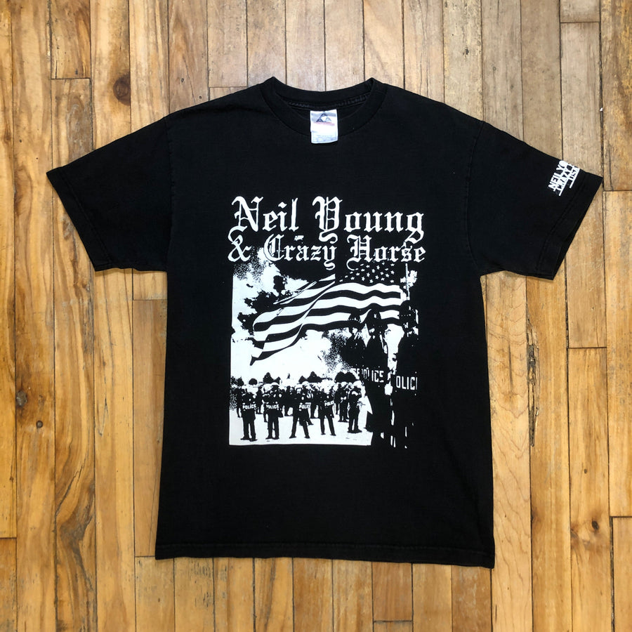 🖤 2003 Neil Young & Crazy Horse Vintage Graphic Band T-Shirt Size Medium T-Shirts Public Butter 