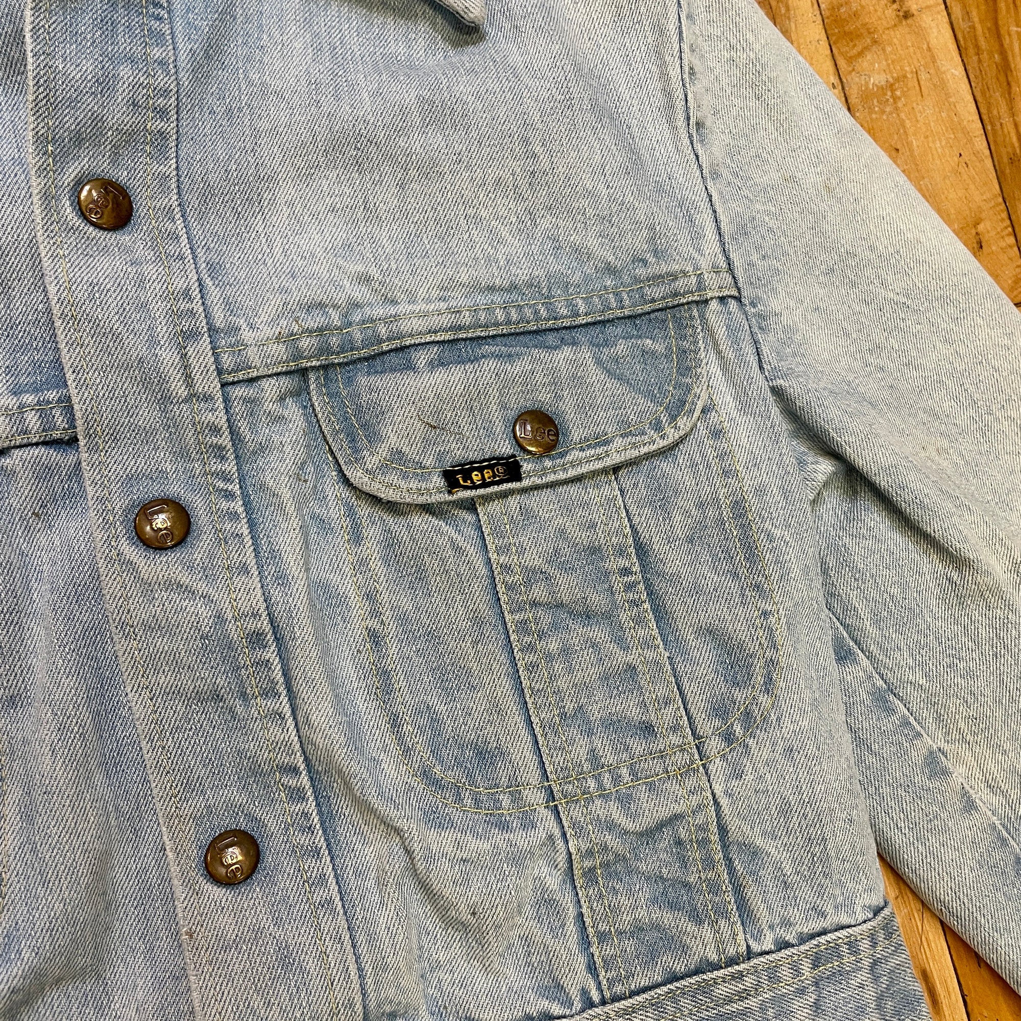 70s Lee Brand Made in USA Vintage Light Wash Chore Coat Size Medium Tops Public Butter 