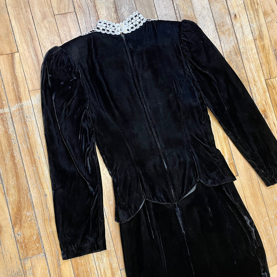 80s Vintage Gunne Sax Black Velvet Dress Made in USA with Regal Lace Detailing Size XS Tops Black Market Toronto 
