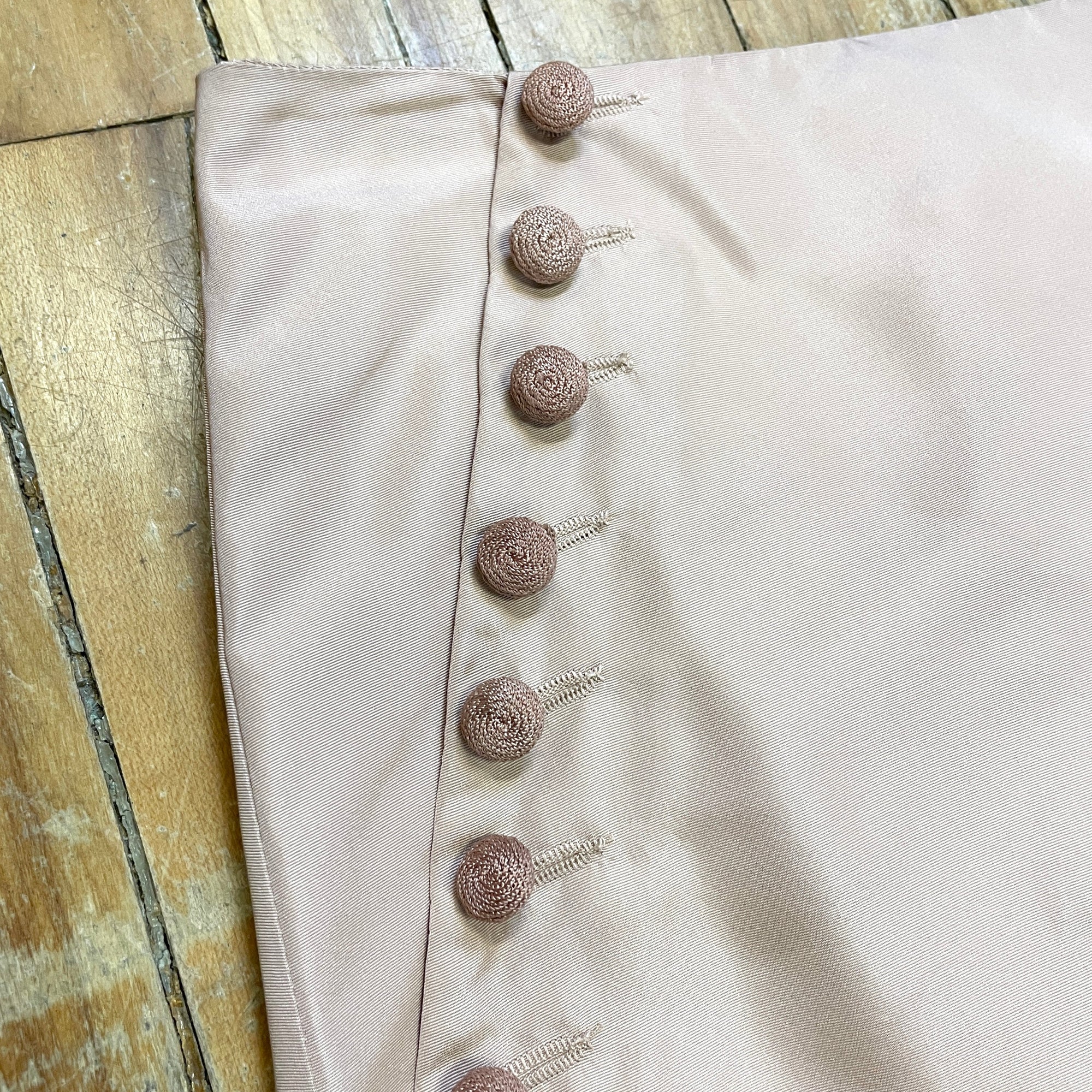 Alexander McQueen Vintage Designer Blush Pink Silk Skirt Made in Italy Size 29" Bottoms Public Butter 