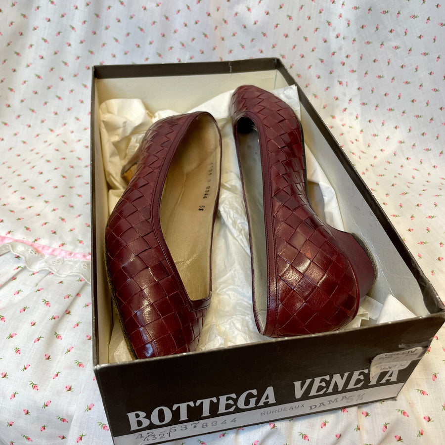 Bottega Veneta Intrecciato Weave Designer Made in Italy Vintage Leather Women's Pumps in Oxblood Size 5.5 Accessories Public Butter 