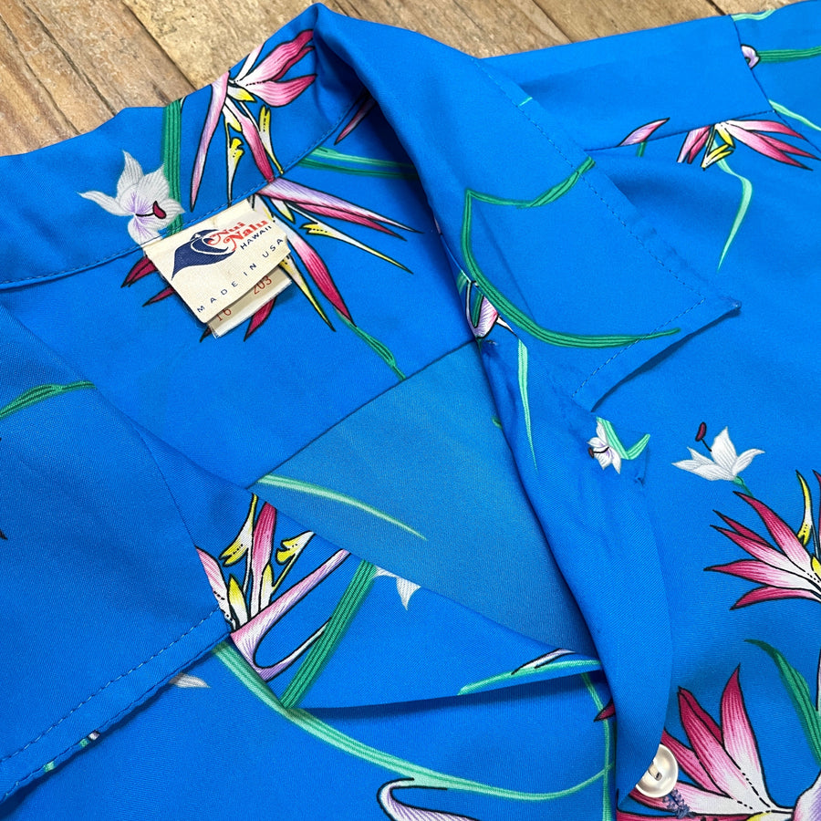 Bright Azure Floral Vintage Hawaiian Shirt Made in USA Size M Tops Black Market Toronto 